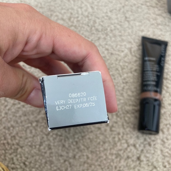 Mary Kay CC Cream Very Deep Sunscreen Broad Spectrum SPF 15 086620~ Exp. 6/25 - Picture 2 of 2